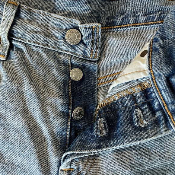 Levi’s Shorts - Picture 6 of 6